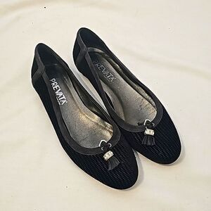Prevata flat shoes size 8